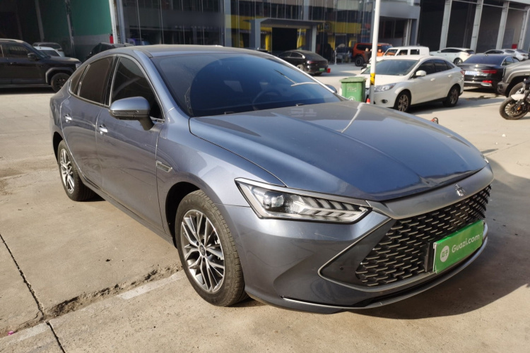 比亚迪 秦PLUS 2024款 荣耀版 DM-i 55KM超越型车身外观3