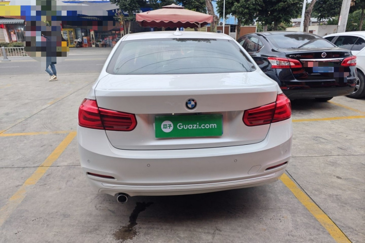 宝马3系 2016款 316i 时尚型车身外观6