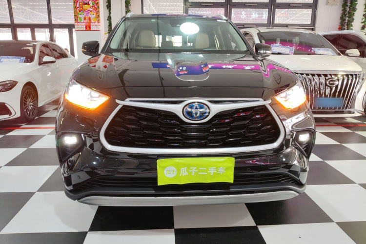 丰田 汉兰达 2022款 双擎 2.5L 四驱尊贵版 7座车身外观2