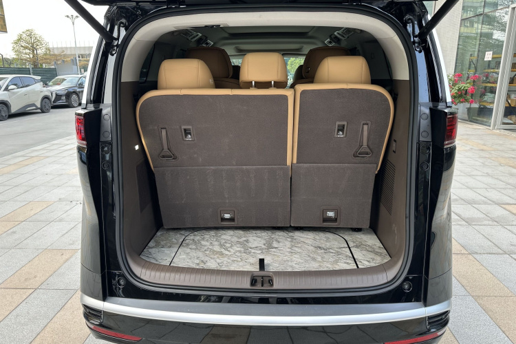 腾势D9 2022款 DM-i 970 四驱尊荣型局部细节9002