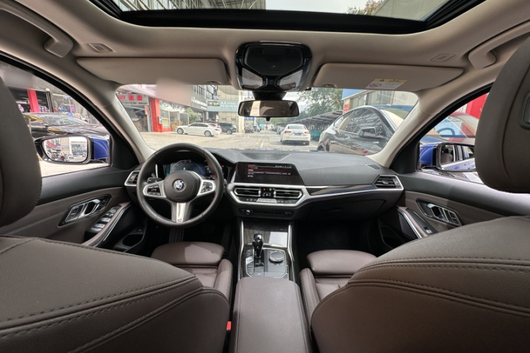 宝马3系 2020款 改款 325Li M运动套装中控内饰7011