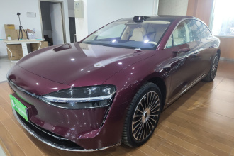 鸿蒙智行 享界S9 2025款 增程 Ultra