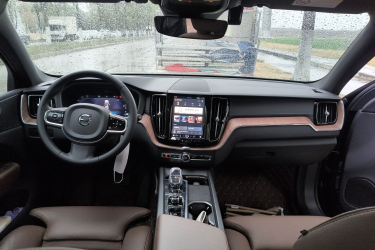 沃尔沃XC60 2025款 B5 四驱智远豪华版中控内饰12