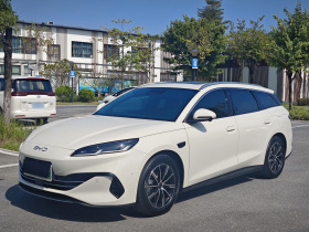 比亚迪 海豹06 DM-i旅行版 2025款 DM-i 80KM尊贵型