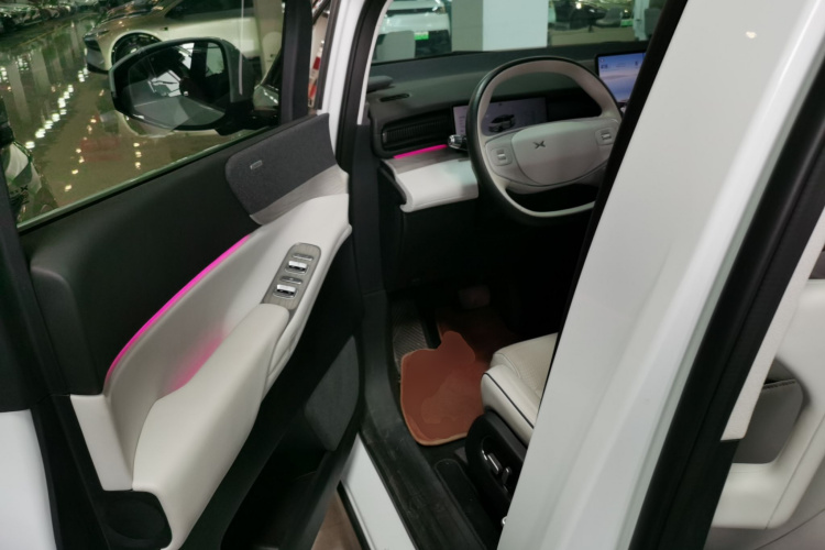 小鹏X9 2024款 702超长续航Pro中控内饰20