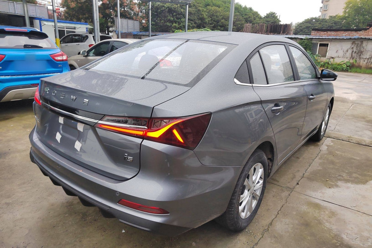 荣威i5 2023款 1.5L CVT豪华版车身外观6005