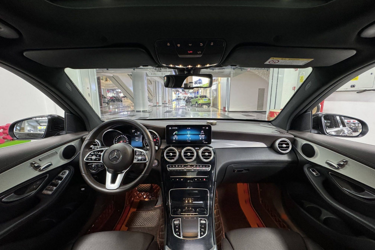 奔驰GLC 2020款 GLC 260 L 4MATIC 动感型中控内饰7001