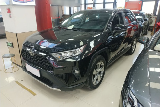 丰田 RAV4荣放 2022款 2.0L CVT两驱风尚Plus版