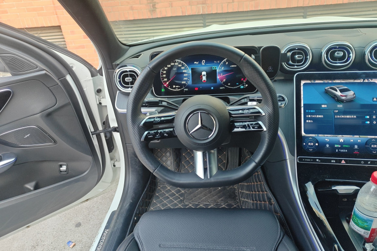 奔驰C级 2023款 C 260 L 运动版局部细节13