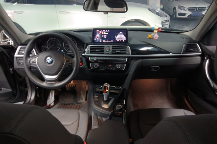 宝马3系 2017款 320Li 时尚型中控内饰12