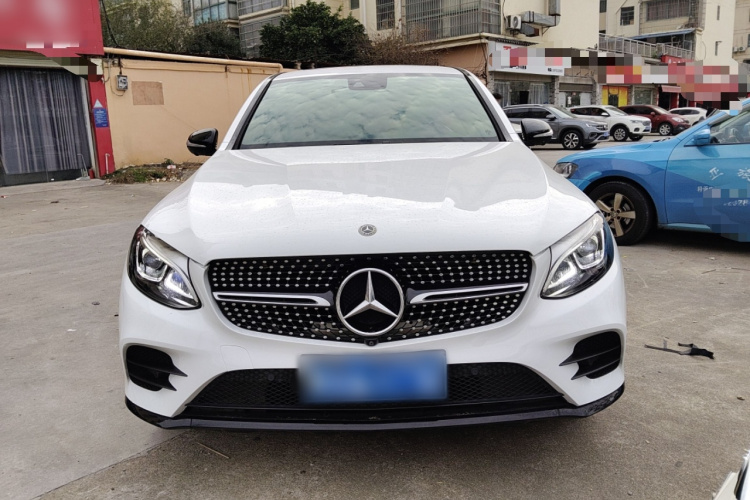奔驰GLC轿跑 2019款 GLC 260 4MATIC 轿跑SUV车身外观2