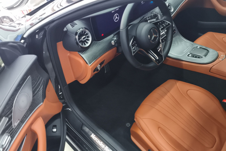 奔驰CLS 2023款 CLS 300 豪华型中控内饰20