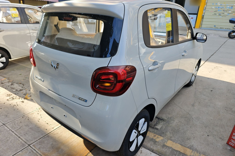 五菱汽车 宏光MINIEV 2025款 四门版 进阶款车身外观6005