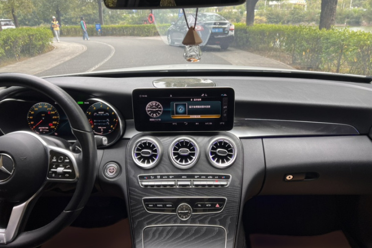 奔驰C级(进口) 2020款 C 260 旅行轿车局部细节18