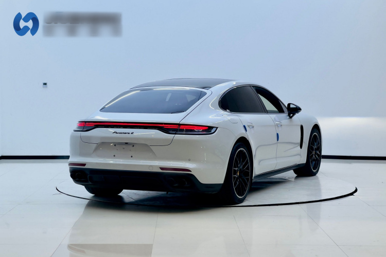 保时捷 2023款 改款 Panamera 4 行政加长铂金版 2.9T车身外观6004