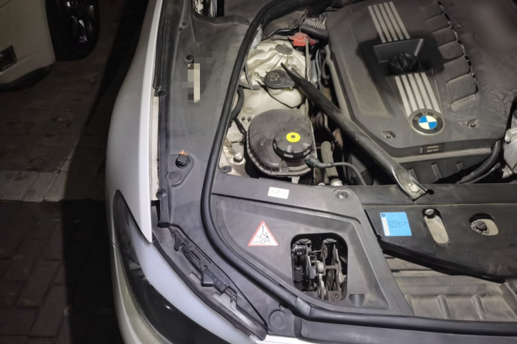 宝马5系 2011款 523Li 豪华型局部细节9006