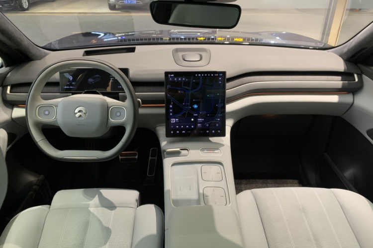 蔚来ES8 2023款 100kWh中控内饰7006