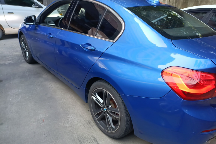 宝马1系 2017款 118i 运动型车身外观4