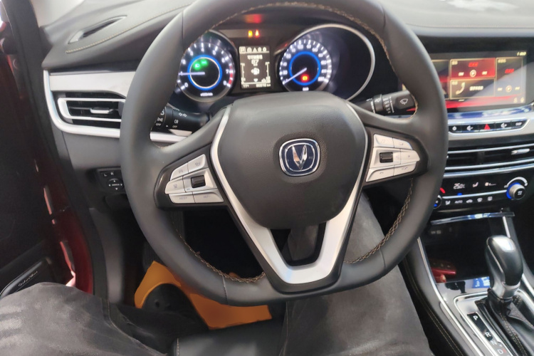 长安 逸动 2019款 高能版 1.6L GDI 自动先锋型 国VI中控内饰13