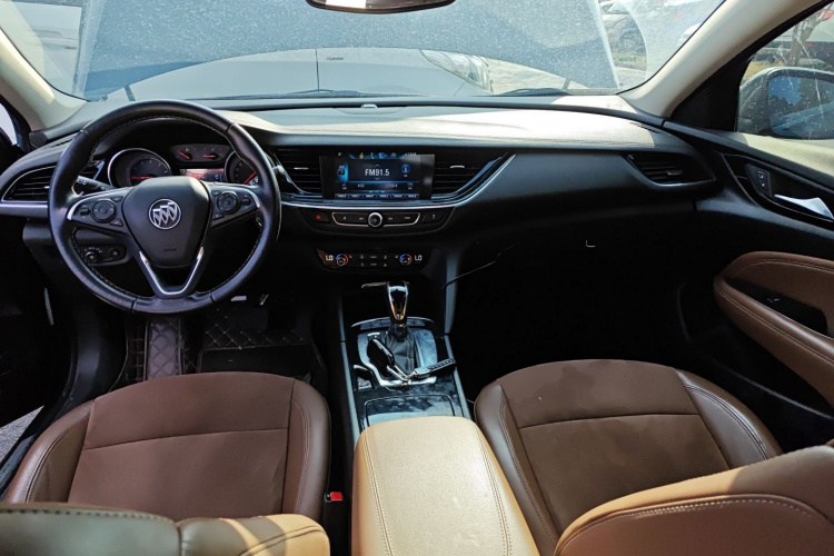 别克 君威 2019款 20T 豪华型 国VI中控内饰12