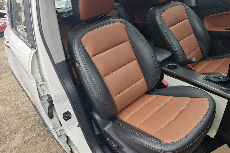 海马S5 2015款 1.5T CVT旗舰型局部细节41