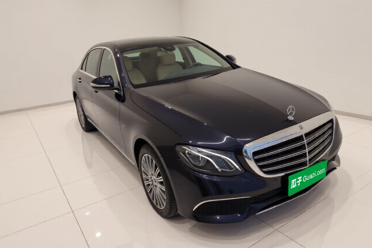 奔驰E级 2020款 改款 E 300 L 殊享版车身外观3
