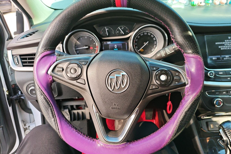 别克 威朗 2015款 三厢 20T 双离合领先型中控内饰13