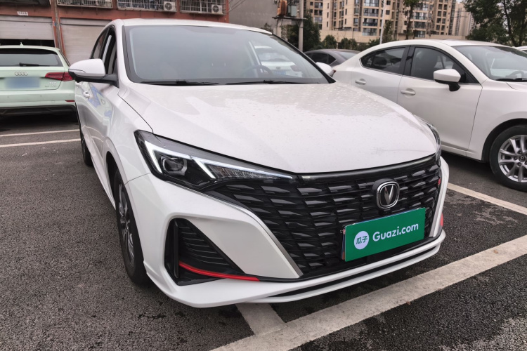 长安 逸动 2024款 PLUS 蓝鲸NE 1.4T GDI DCT高能版车身外观3