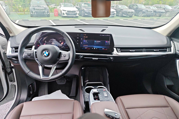 宝马X1 2024款 sDrive25Li X设计套装中控内饰12