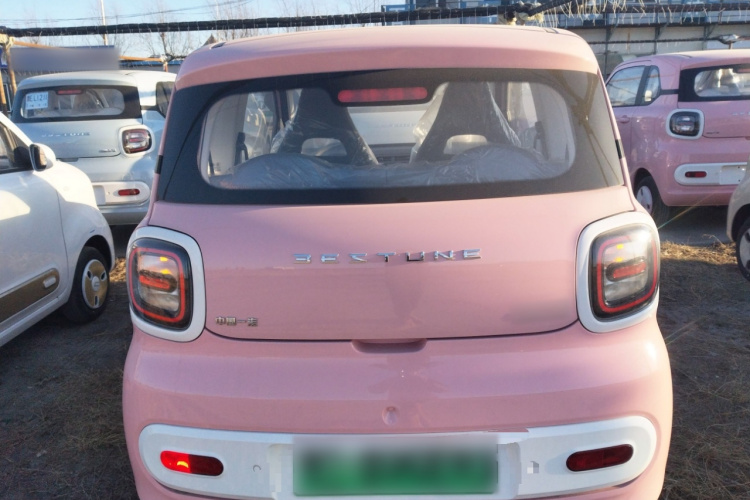 奔腾小马 2026款 222km 萌趣马车身外观6