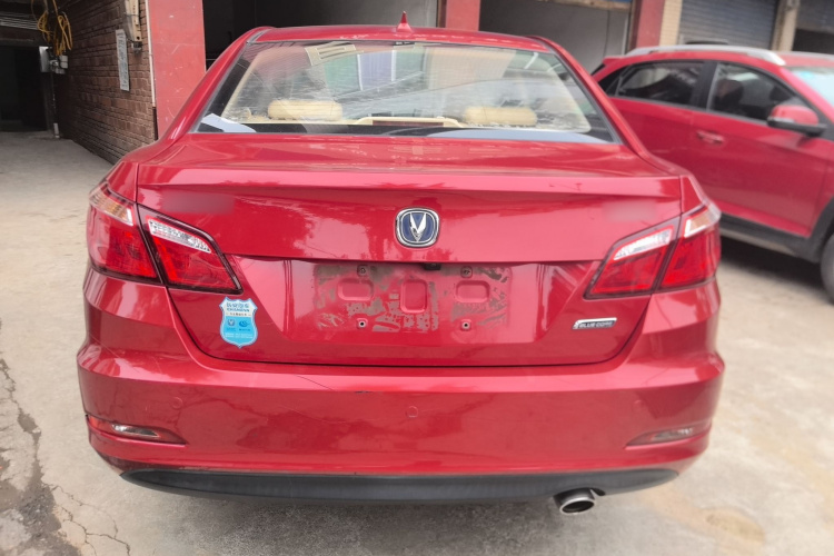 长安 逸动 2016款 1.6L 手动风尚型车身外观6