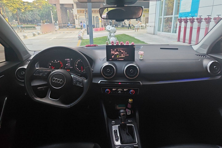 奥迪Q2L 2022款 35 TFSI 时尚动感型中控内饰12
