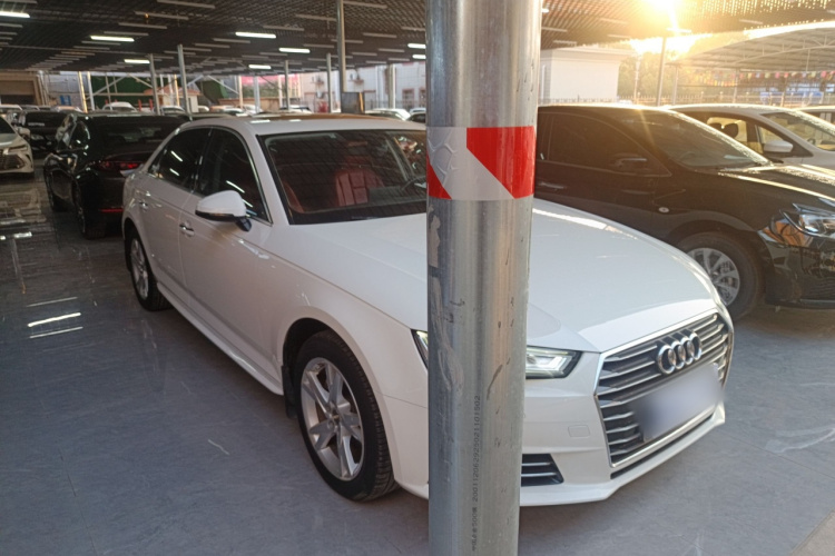 奥迪A4L 2018款 30周年年型 40 TFSI 进取型车身外观3