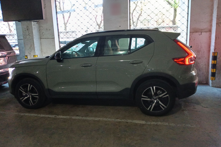 沃尔沃XC40 2024款 B3 智远运动版车身外观6003