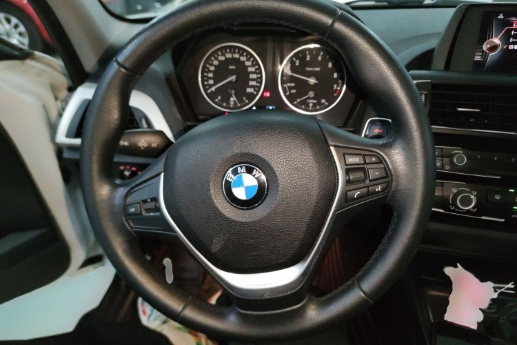 宝马1系(进口) 2015款 118i 领先型局部细节13