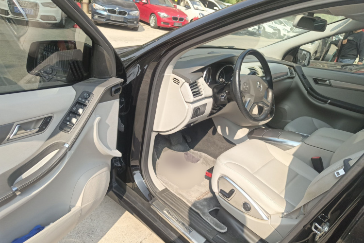 奔驰R级 2011款 R 300 L 商务型中控内饰7003