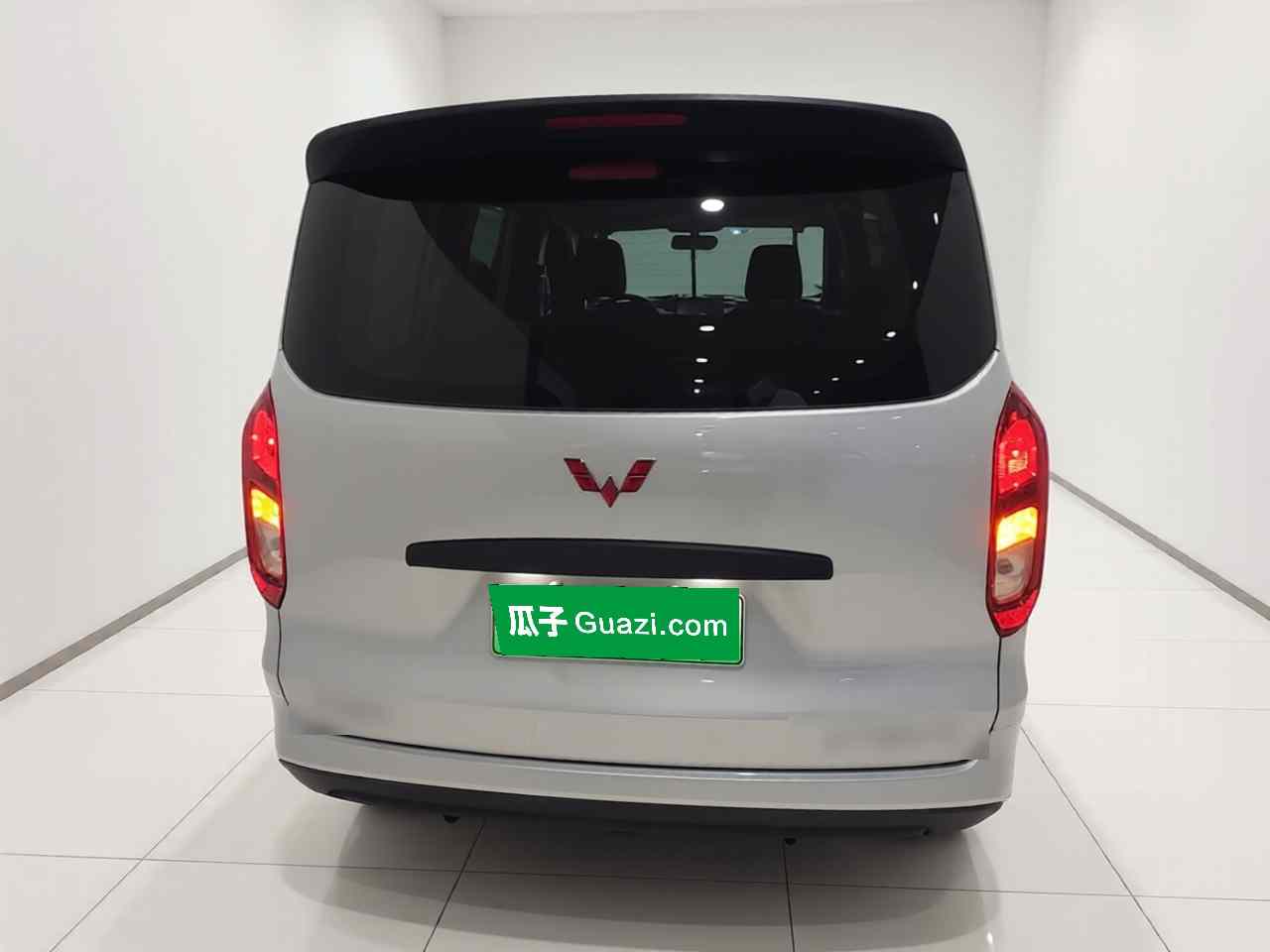五菱汽车 五菱宏光新能源 2025款 增程式混动 50KM 实用型(4)