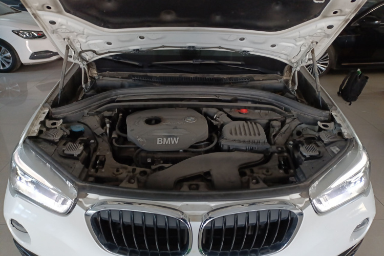 宝马X1 2018款 sDrive18Li 尊享型机舱底盘24