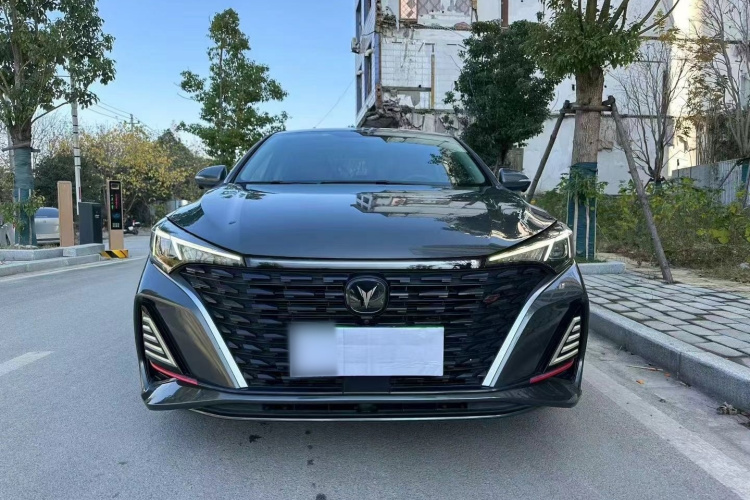 长安 逸动 2022款 PLUS 蓝鲸NE 1.4T GDI DCT尊贵版车身外观2