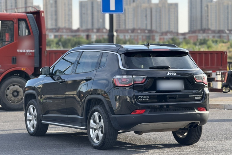 Jeep 指南者 2017款 200T 自动家享四驱版车身外观6005