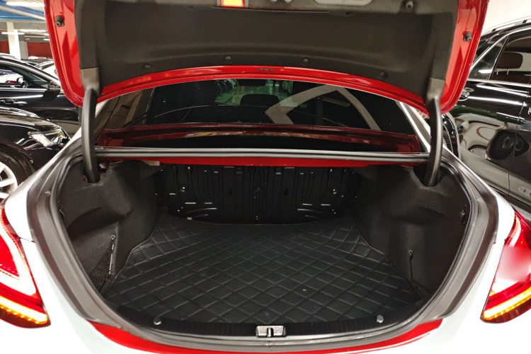 奔驰C级 2021款 C 260 L 运动版机舱底盘23