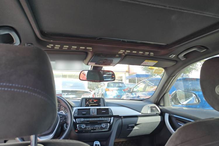 宝马3系 2017款 320i M运动型中控内饰22