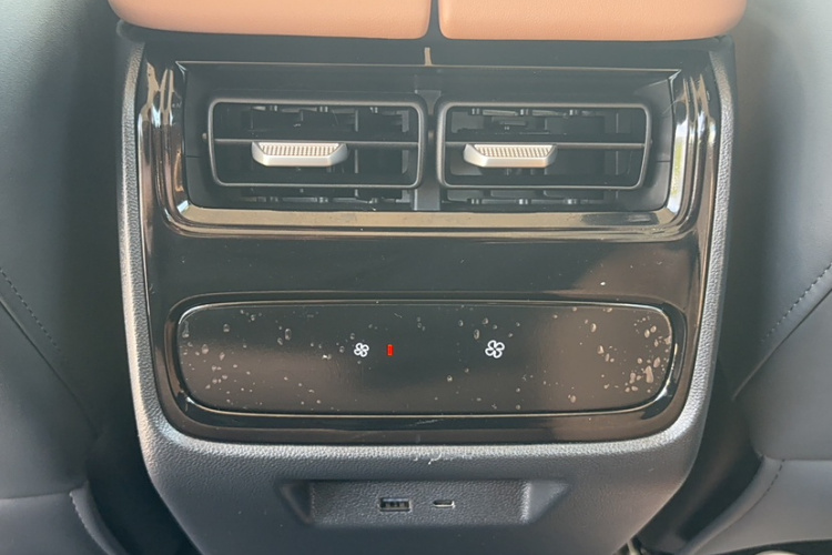 奇瑞 瑞虎8 L 2024款 2.0T 两驱尊贵版 5座局部细节9013