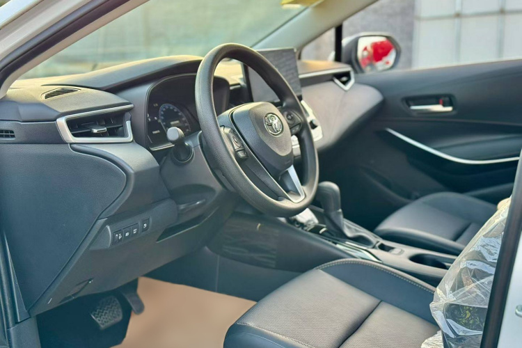 丰田 雷凌 2023款 185T CVT运动版中控内饰7002