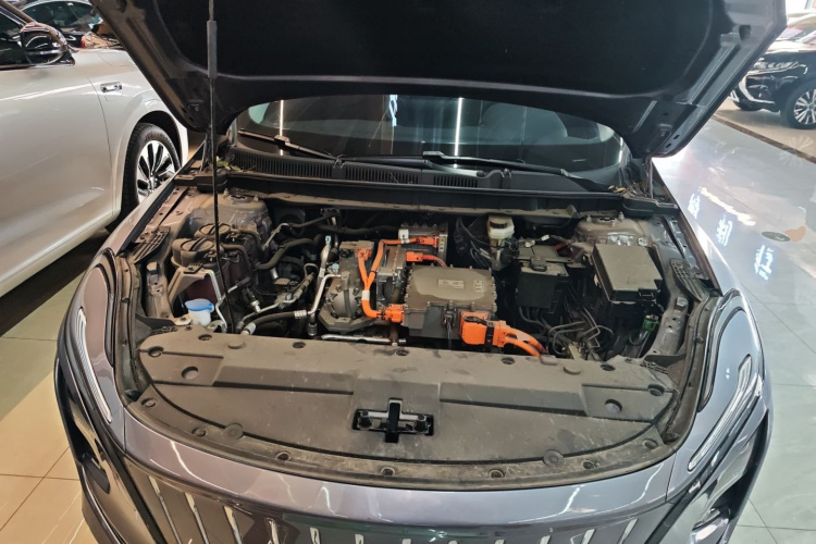 红旗E-QM5 2024款 610km PLUS机舱底盘24