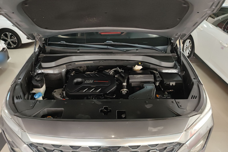 现代 胜达 2019款 380 TGDi DLX 自动两驱智尊版 国VI机舱底盘24