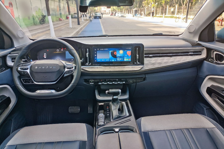 宝骏RM-5 2019款 1.5T CVT 24小时在线尊贵型 6座中控内饰7011