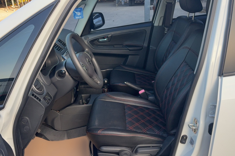 铃木 天语 SX4 2013款 1.6L 手动酷锐型局部细节19