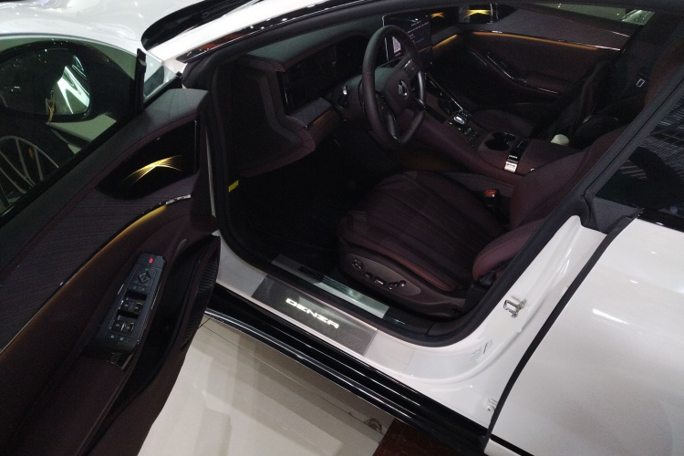 腾势Z9GT 2024款 1100四驱Pro版中控内饰20