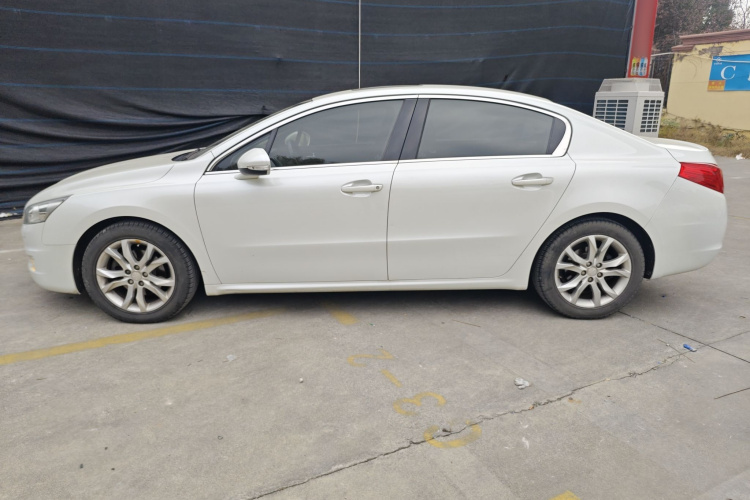 标致508 2013款 2.0L 两周年纪念 自动智享版车身外观4